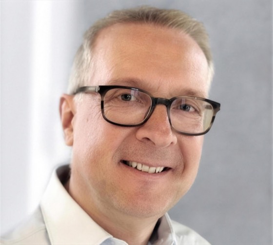 Dr. Axel Jansink